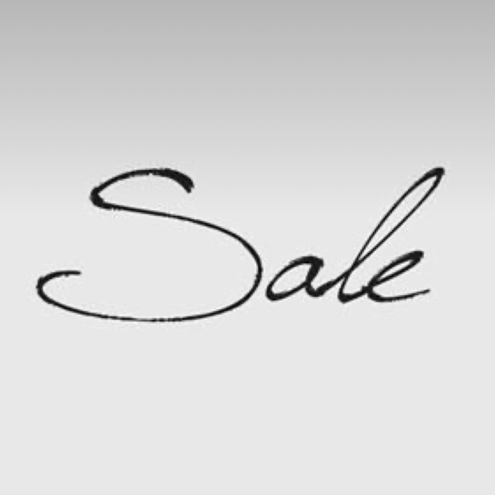 10% OFF 2 or more items from this closet!